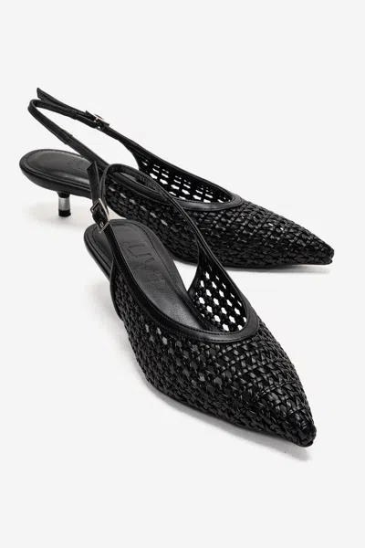 Prologue Shoes Orelis Kitten Heel Pump In Black