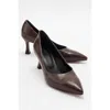 Prologue Shoes Pedra Pointed Toe Pump In Brown