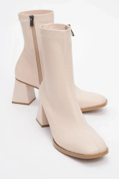 Prologue Shoes Plesa Chunky Heel Boot In Brown