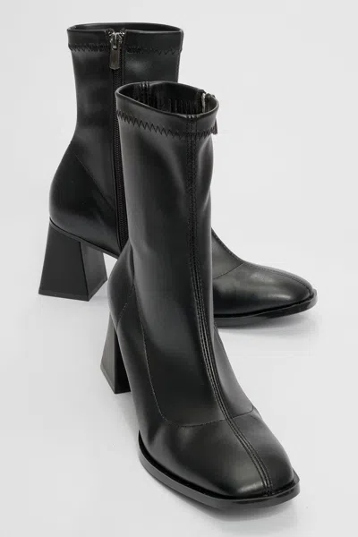 PROLOGUE SHOES PLESA CHUNKY HEEL BOOT (WOMEN)