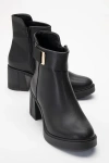 Prologue Shoes Rashe Block Heel Zip Boot In Black