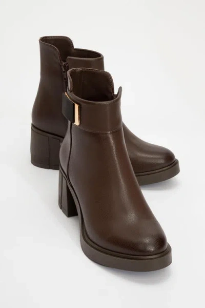 Prologue Shoes Rashe Block Heel Zip Boot In Brown