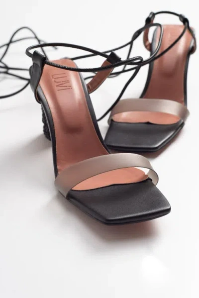 Prologue Shoes Rhea Block Heel Sandal In Black