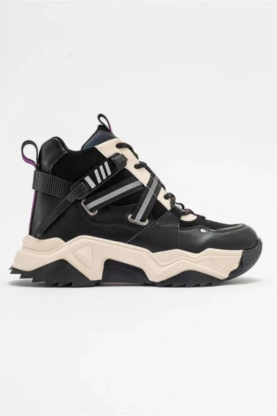 Prologue Shoes Seraphine Sport Boot In Black