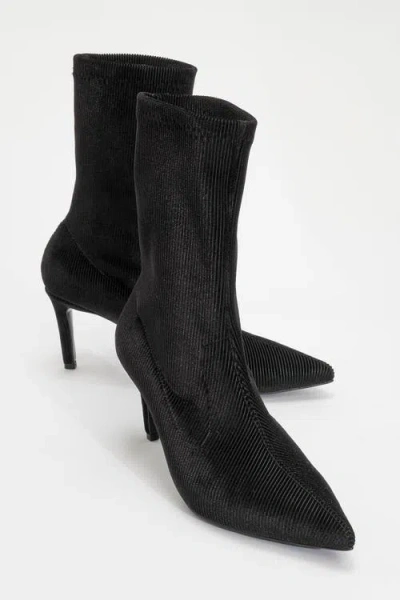 Prologue Shoes Thalin Zip Stiletto Boot In Black