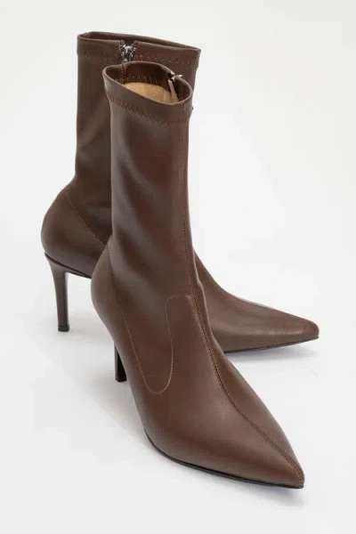 Prologue Shoes Thalin Zip Stiletto Boot In Brown