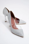 Prologue Shoes Ursula Pointed Toe Pump In Metallic