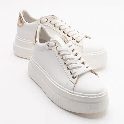 Prologue Shoes Violette Platform Sneakers In White