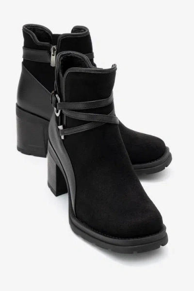 Prologue Shoes Wern Block Heel Ankle Boot In Black