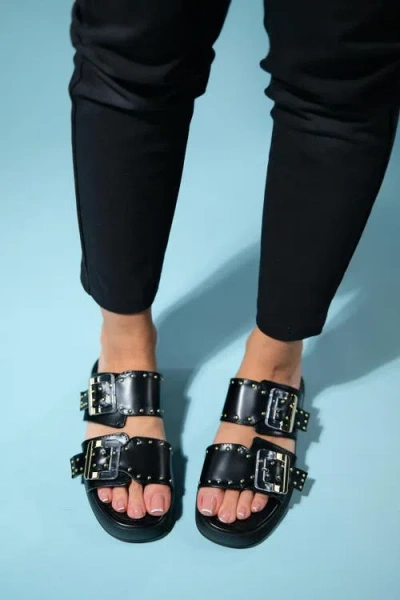 Prologue Shoes Zley Buckle Sandal In Black