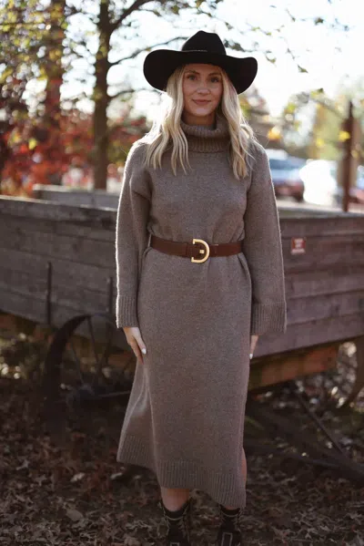 Promesa Aspen Sweater Dress In Mocha In Gray