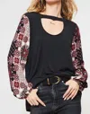 Promesa Floral Print Sleeve Knit Top In Black In Black