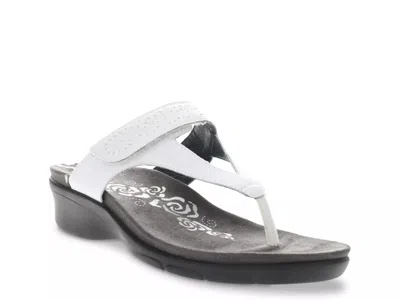 Propét Propet Extra Wide Width Wynzie Flip Flop In White
