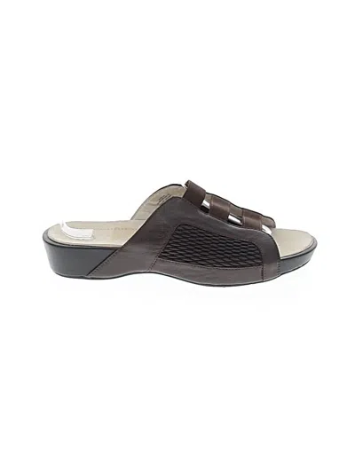 Pre-owned Propét Sandals In Brown