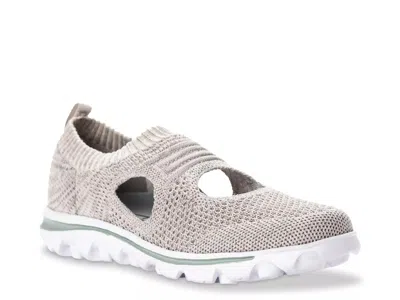 Propét Propet Travelactiv Avid Sneaker In Gray