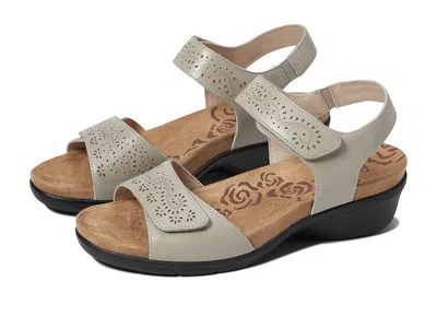 Propét Wanda In White