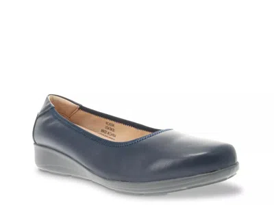 Propét Propet Wide Width Yara Flat In Blue
