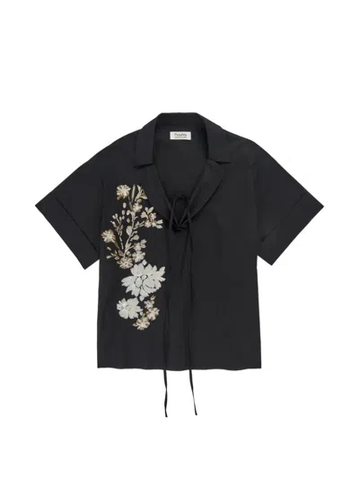 Psophia Zwart Floral-embroidered Shirt In Black