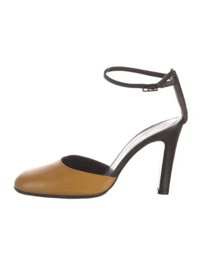 Pre-owned Pucci Leather Pumps In Red