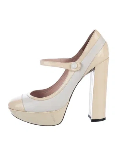 Pre-owned Pucci Patent Leather Pumps In Neutral