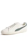 Puma Clyde Sneaker In Warm White-mineral Gray-eucaly