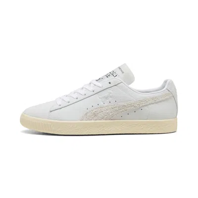 Puma Clyde Laundry Boys Ii Men's Sneakers In White