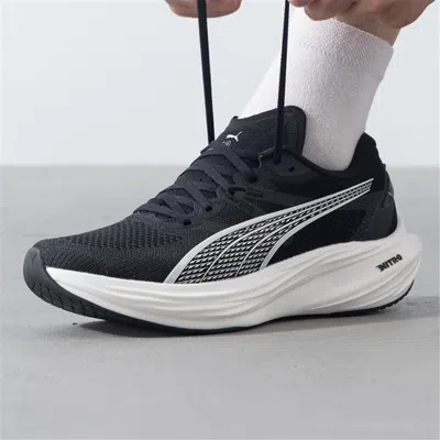 Puma Deviate Nitro 3 Sneaker In Black