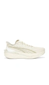 Puma Deviate Nitro 4 Running Shoe In White