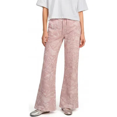 Puma Essential Camo Sweatpants In Pink