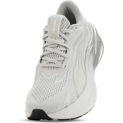 Puma Maxima Pro Running Shoe In White
