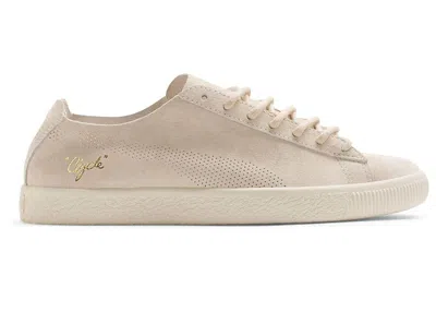 Pre-owned Puma Men's  Clyde Bait Sneakers In White/swan Gold