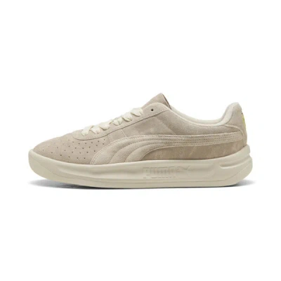 Puma Scuderia Ferrari Gv Special Desert Sneakers In Putty-alpine Snow