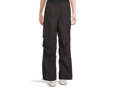 Puma Wardrobe Essentials Parachute Woven Pants In Black