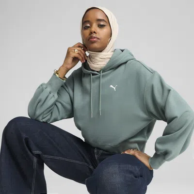 Puma Wardrobe Essentials Women's Relaxed Cropped Hoodie In Green