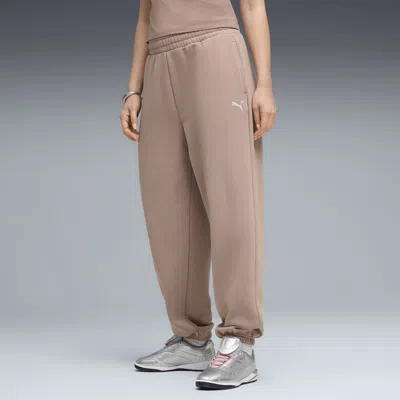 Puma Wardrobe Essentials Women's Relaxed Sweatpants In Brown
