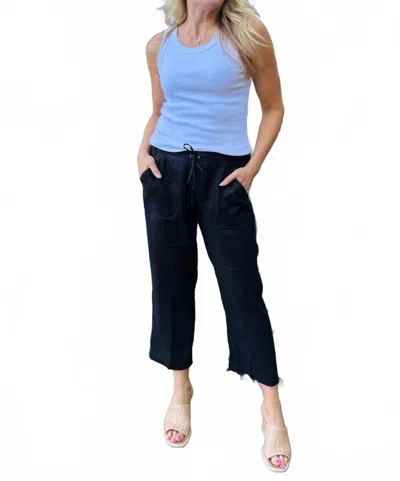 Pure Amici Cropped Linen Pant In Black In Blue