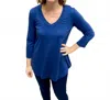 Pure Essence V-neck Three Quarter Sleeve Top In Denim In Blue