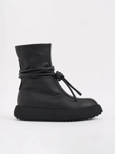 Puro Anticipation Leather Ankle Boot In Black