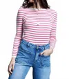Q2 Fairview Sweater In White/fuchsia In Multi