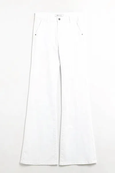 Q2 Women's Comfy Flared Jeans In White