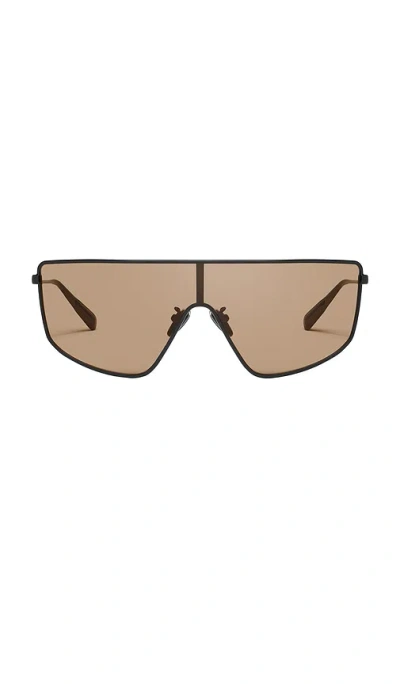 Quay Entourage Sunglasses In Brown