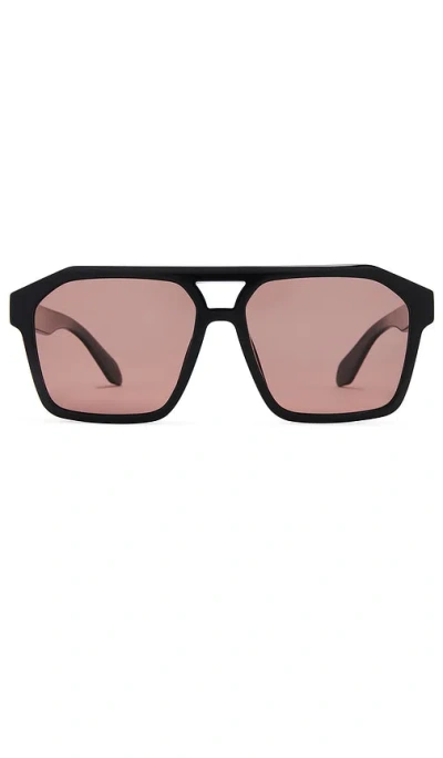 Quay Soundcheck Polarized Sunglasses In Black & Apricot