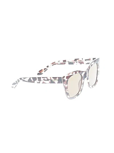 Pre-owned Quay Sunglasses In Gray