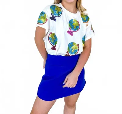 Queen Of Sparkles Globe Short Sleeve Tee In White
