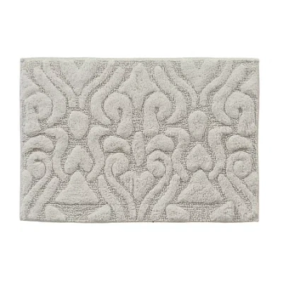 Queen Street Leo Bath Rug In Gray