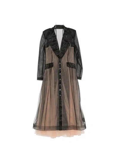 Quetsche Sheer Pleated Coat In Black