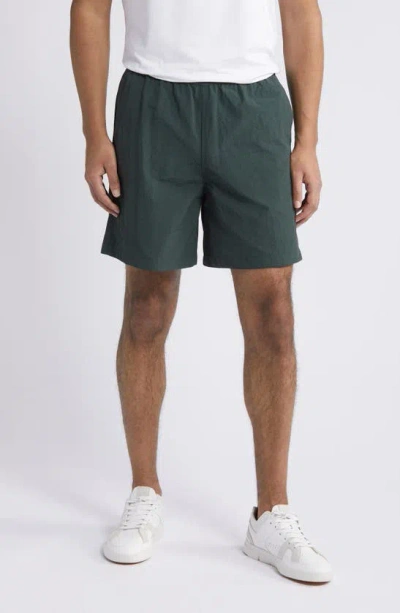 Quiet Golf Badge Nylon Shorts In Forest