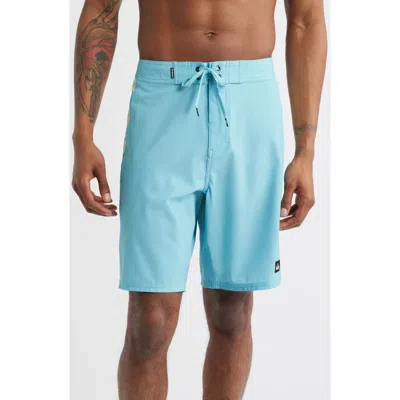 Quiksilver Surfsilk Arch 19 Board Shorts