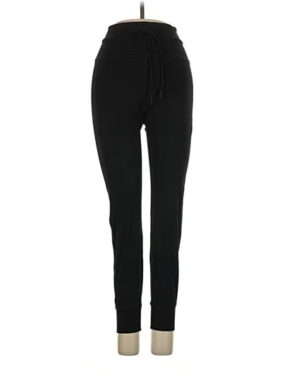 Pre-owned Quince Active Pants In Black