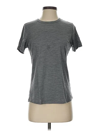 Pre-owned Quince Active T-shirt In Gray